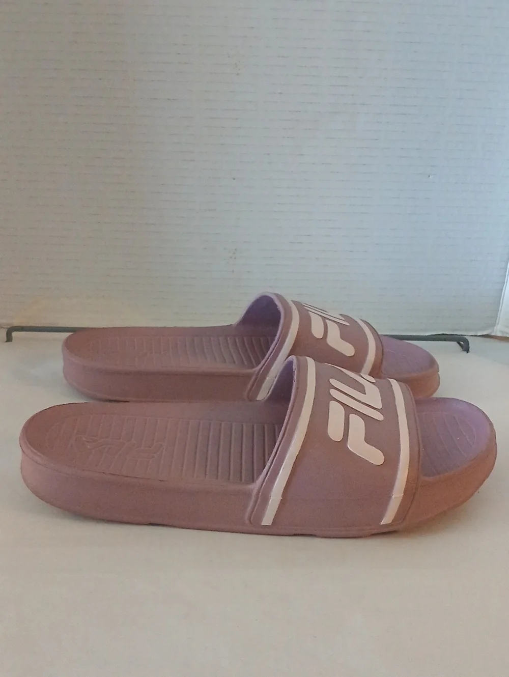 FILA Men's Mauve Slide Sandals with Cream Logo